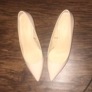 Nude pump